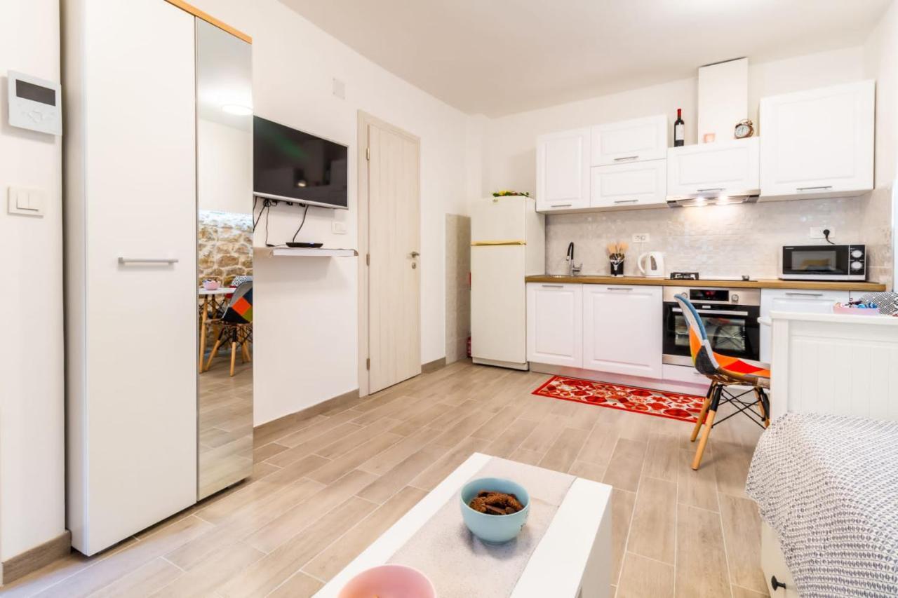 Studio Apartman Mirela Kastel Stafilic Kaštela Kültér fotó
