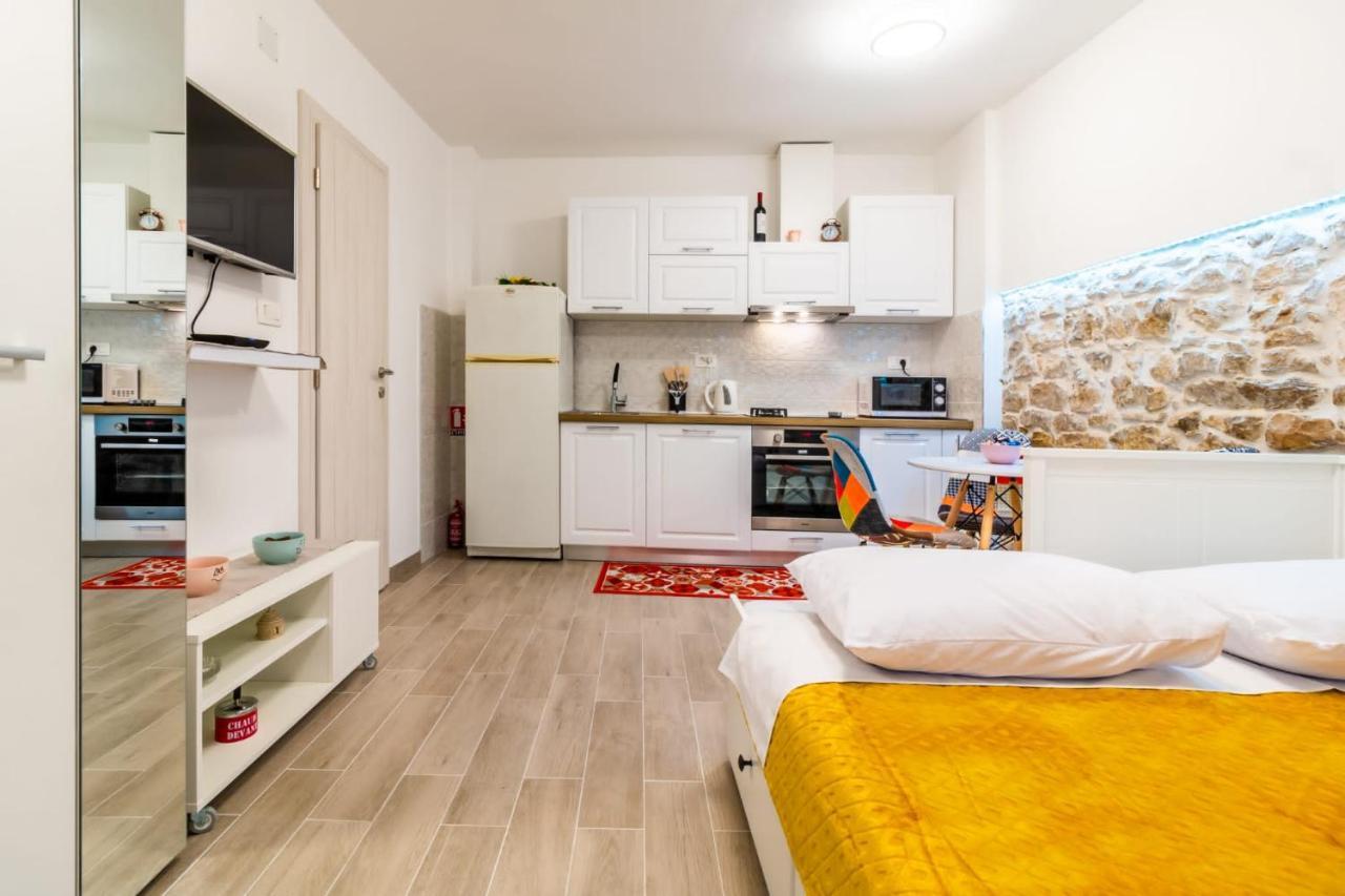 Studio Apartman Mirela Kastel Stafilic Kaštela Kültér fotó