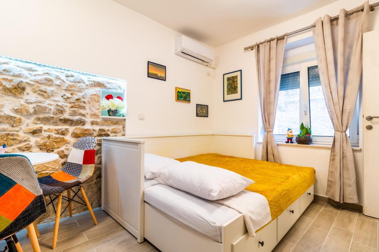 Studio Apartman Mirela Kastel Stafilic Kaštela Kültér fotó